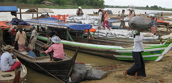Boat docks of Than Su Pin 